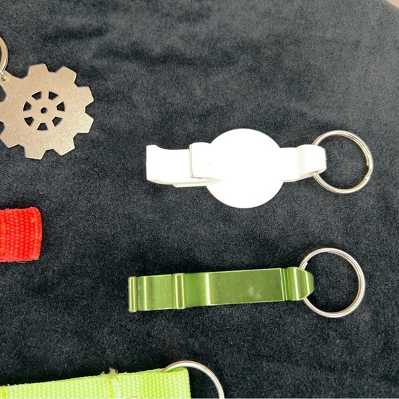 LOT OF 5 90’s VINTAGE KEY CHAINS COLORFUL SILVER - Picture 4 of 14